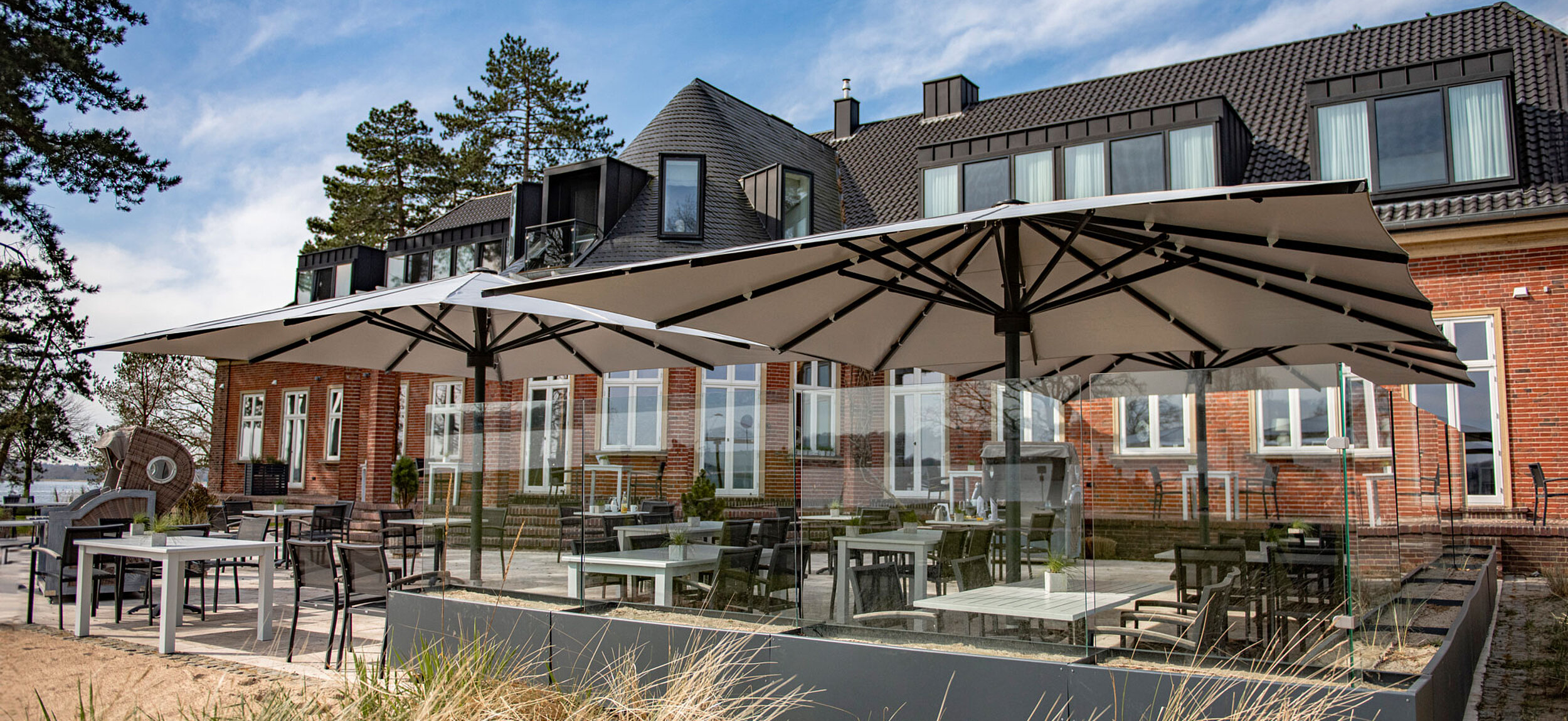 Otten Gastro Referenz Hotel Strandleben MAY Schirme Neubespannung