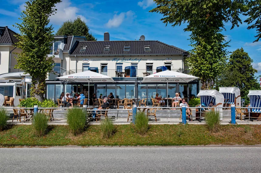 Otten Gastro Referenz Hof Sierksdorf Wintergarten Akzent Plus Glas-Faltwand Highline